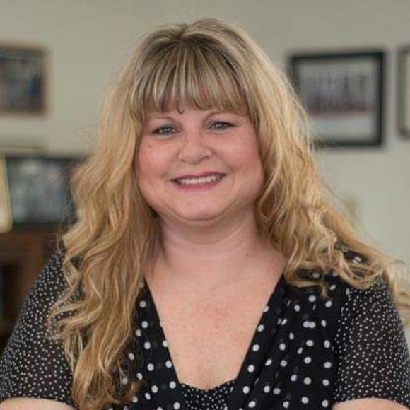 Meet your Posher, Tamra - Picture 4 of 6